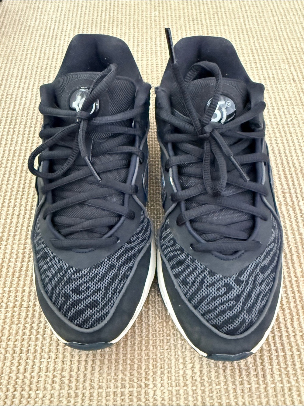 Nike Men's Black KD court shoes
